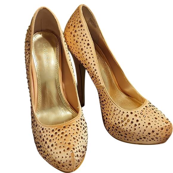 Bakers Palaace Platform Heels - Taupe Sz. 7M NWOT - Picture 1 of 15